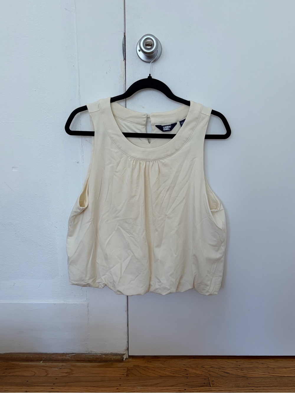 bubble white sleeveless top